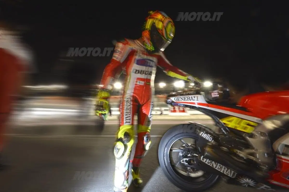 Stoner è il più veloce nelle prove libere in Qatar (20)