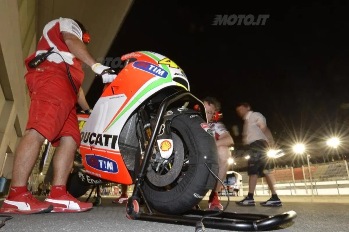 Stoner è il più veloce nelle prove libere in Qatar (21)