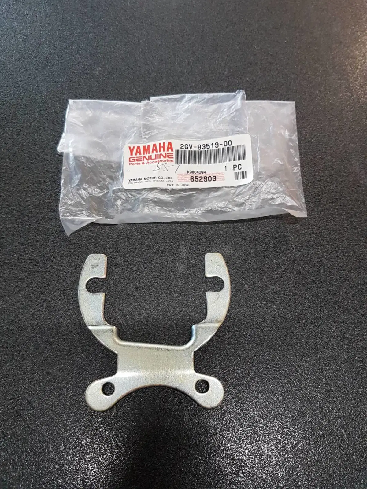 2GV83519000 YAMAHA STAFFA STRUMENTI CONTACHILOMET