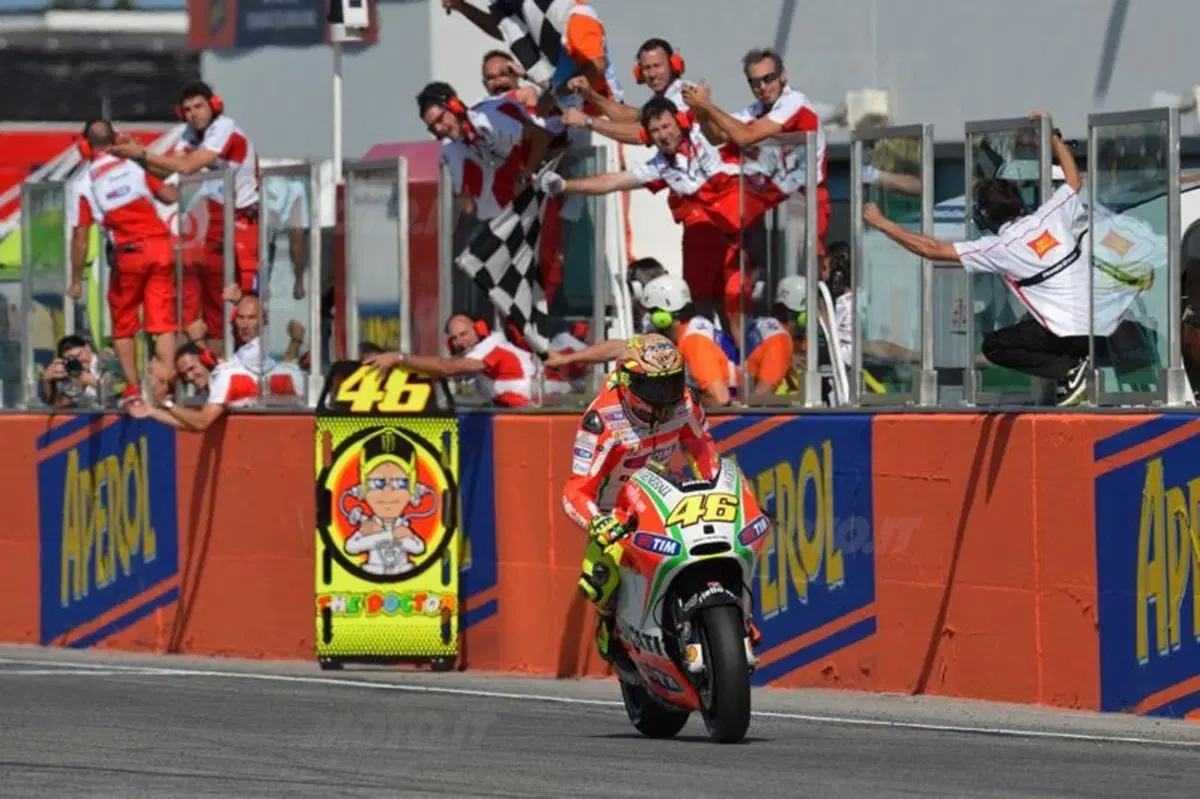 Valentino Rossi: 25 stagioni di Motomondiale. In 25 scatti (12)