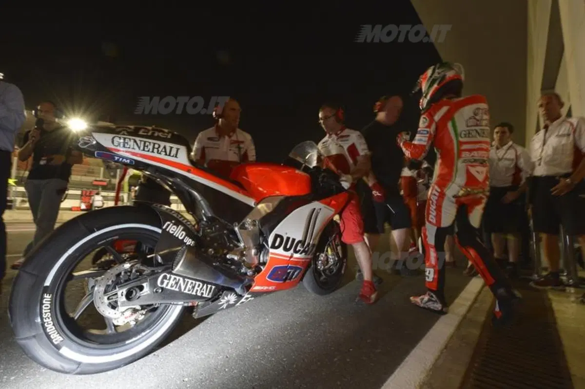 Stoner è il più veloce nelle prove libere in Qatar (42)