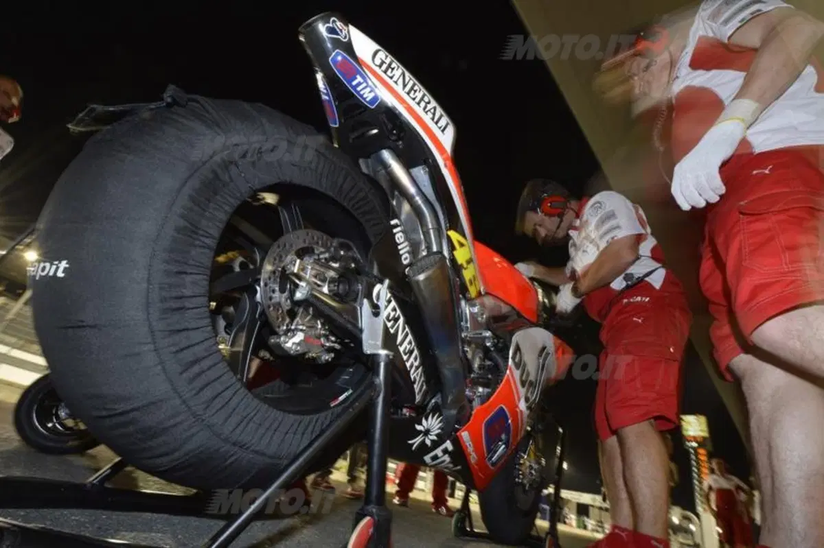 Stoner è il più veloce nelle prove libere in Qatar (44)