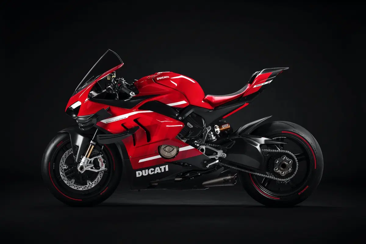 Ducati Superleggera V4. 234 cv, 152 kg e aerodinamica da GP (5)
