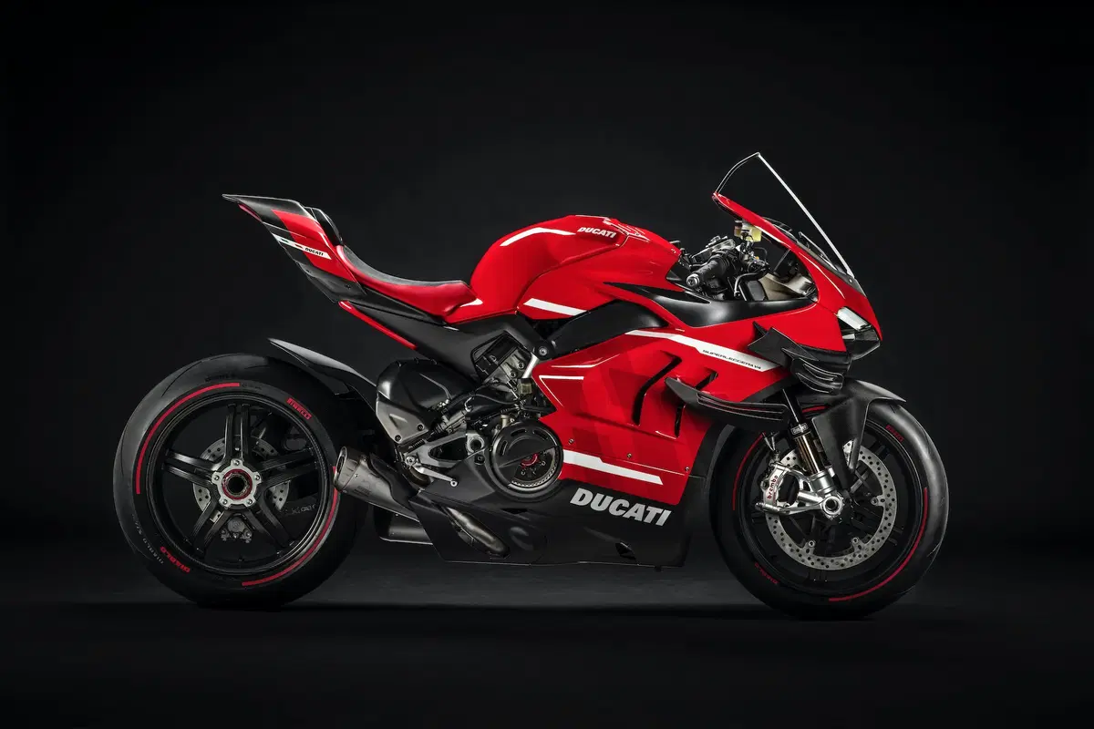 Ducati Superleggera V4. 234 cv, 152 kg e aerodinamica da GP (6)