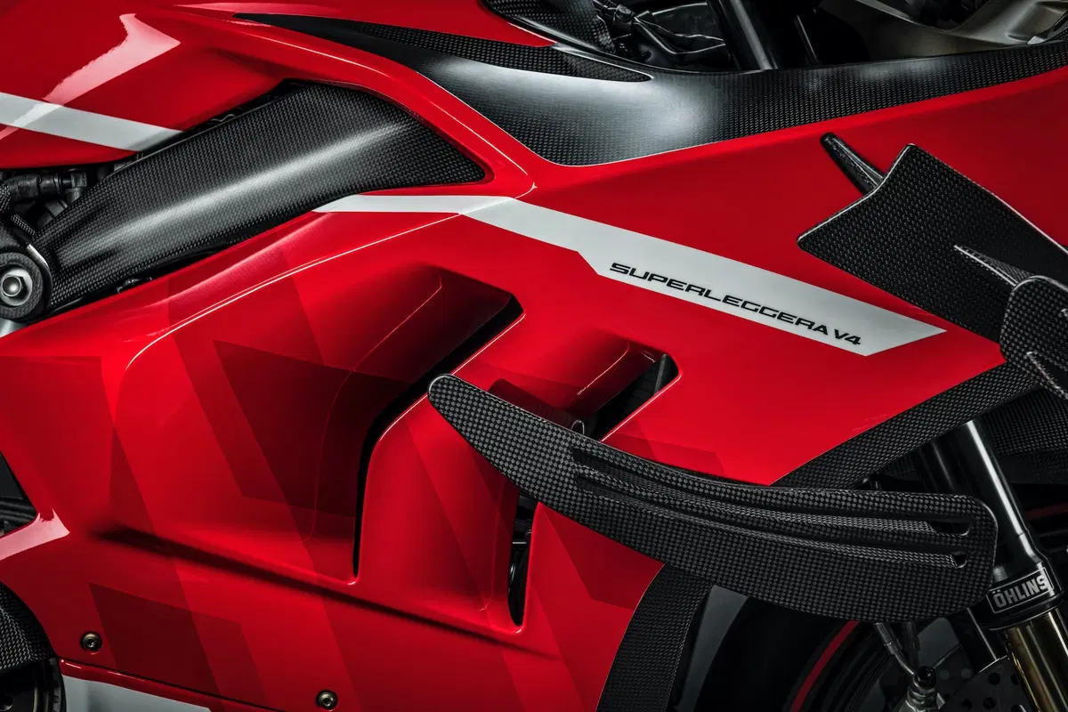 Ducati Superleggera V4. 234 cv, 152 kg e aerodinamica da GP (9)
