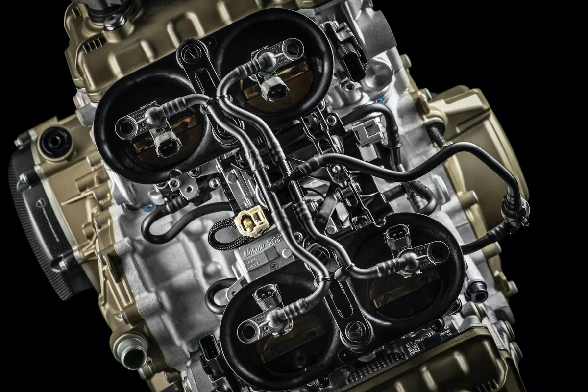 Ducati Superleggera V4. 234 cv, 152 kg e aerodinamica da GP (6)