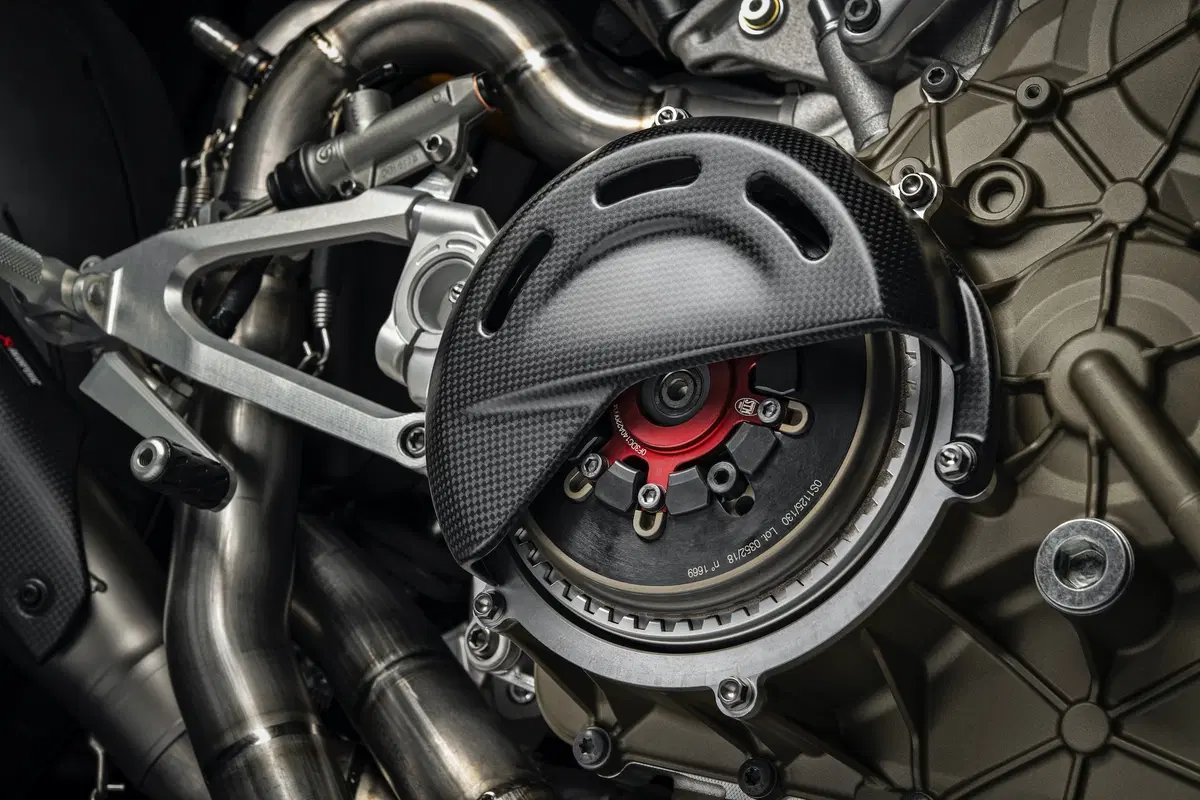 Ducati Superleggera V4. 234 cv, 152 kg e aerodinamica da GP (8)