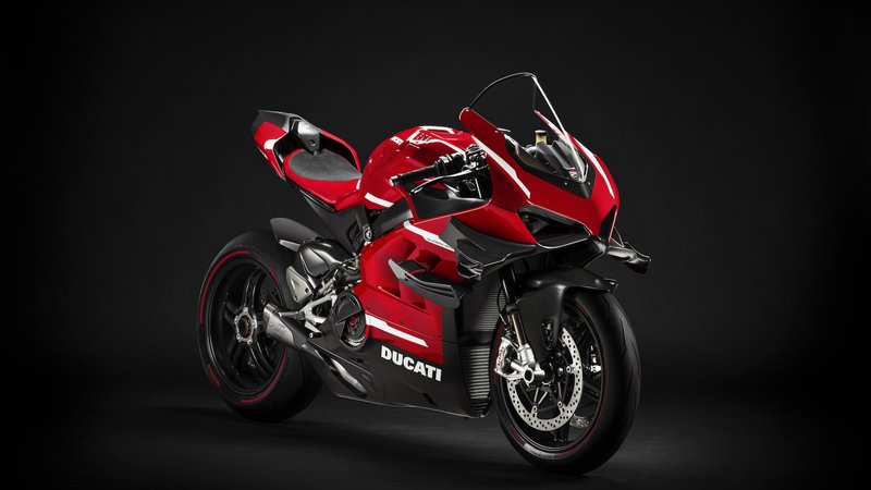 Ducati Superleggera V4. 234 cv, 152 kg e aerodinamica da GP