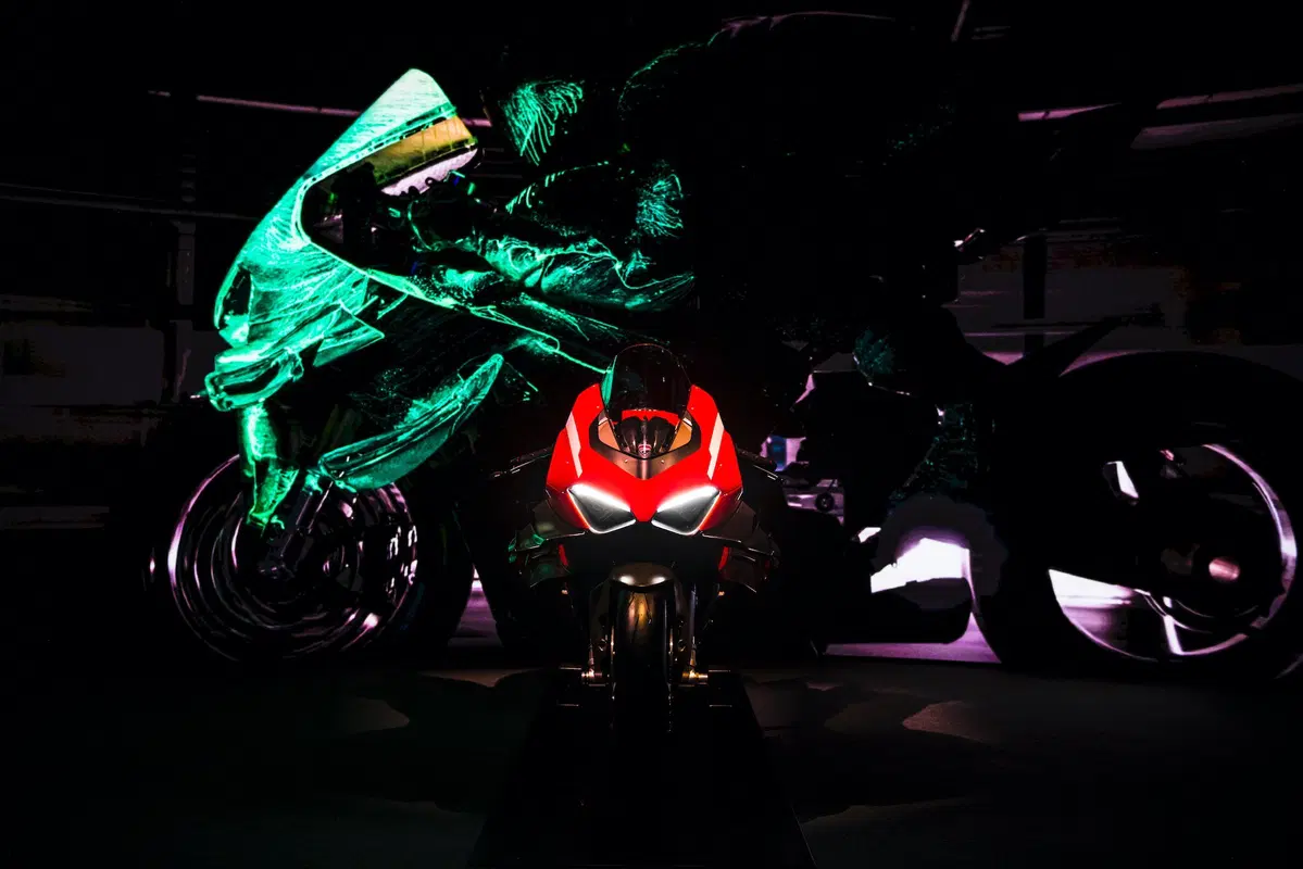 Ducati Superleggera V4. 234 cv, 152 kg e aerodinamica da GP (4)