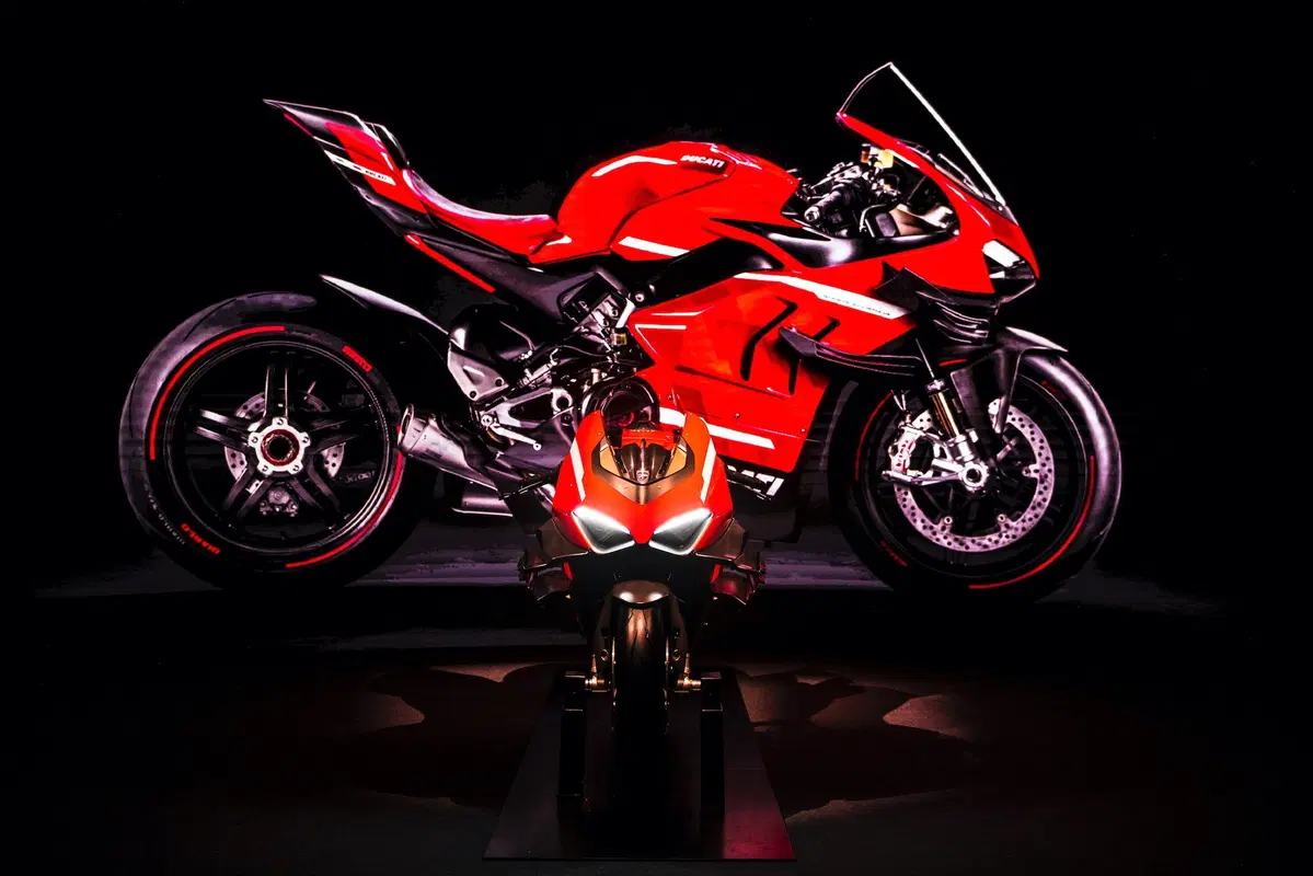 Ducati Superleggera V4. 234 cv, 152 kg e aerodinamica da GP (8)