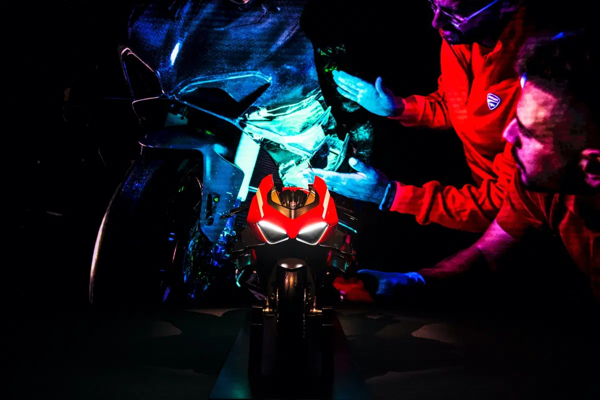 Ducati Superleggera V4. 234 cv, 152 kg e aerodinamica da GP (10)