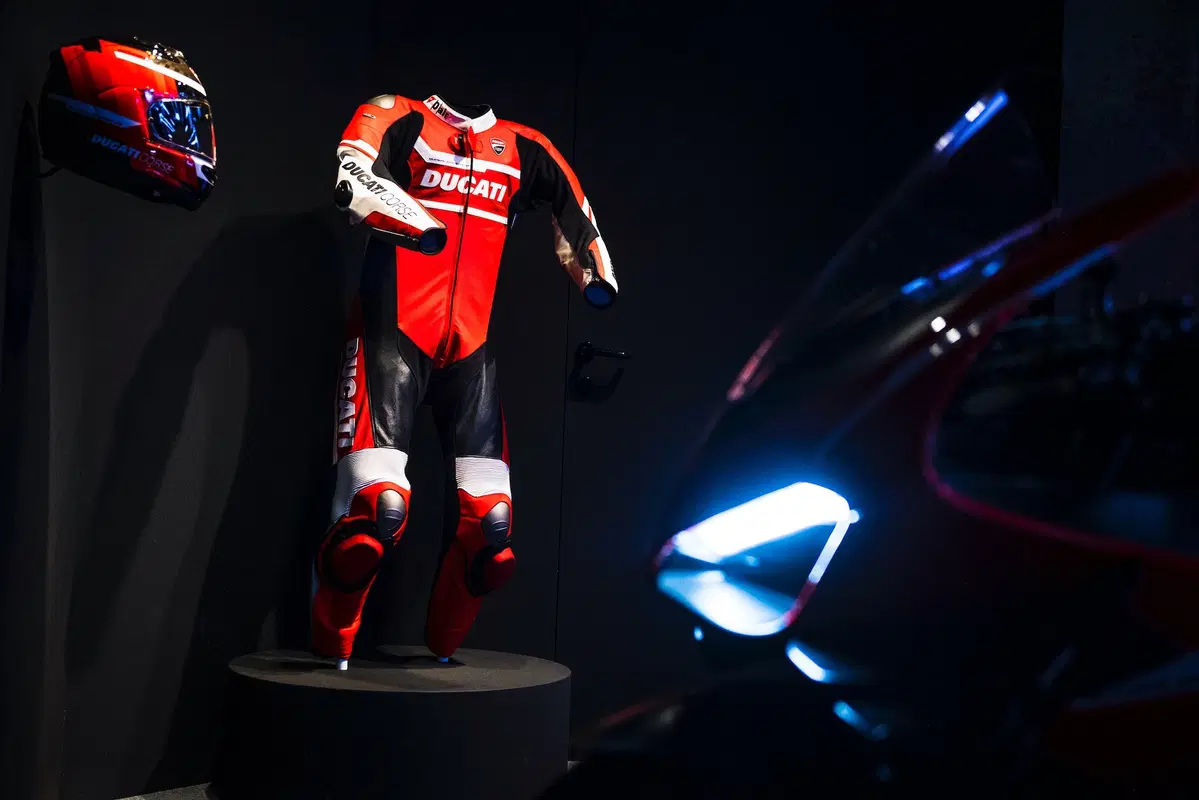 Ducati Superleggera V4. 234 cv, 152 kg e aerodinamica da GP (13)