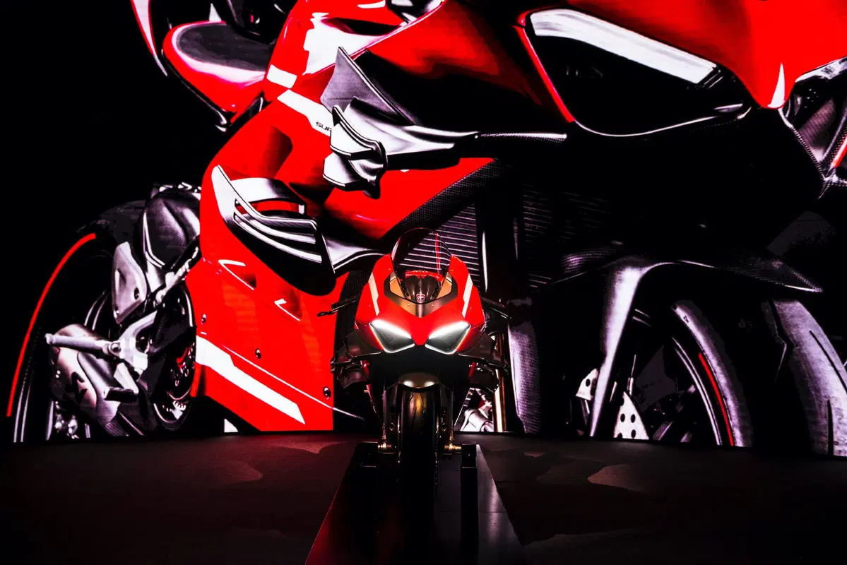 Ducati Superleggera V4. 234 cv, 152 kg e aerodinamica da GP (16)