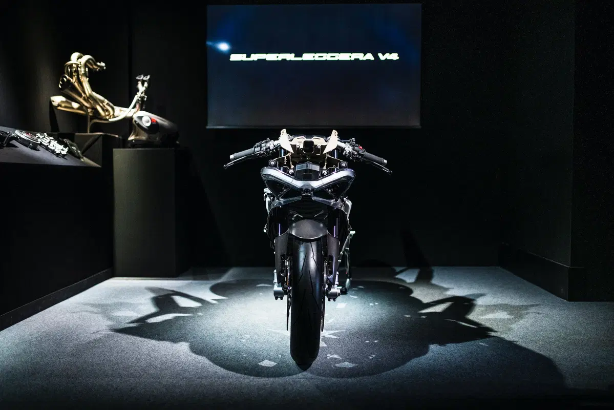 Ducati Superleggera V4. 234 cv, 152 kg e aerodinamica da GP (37)