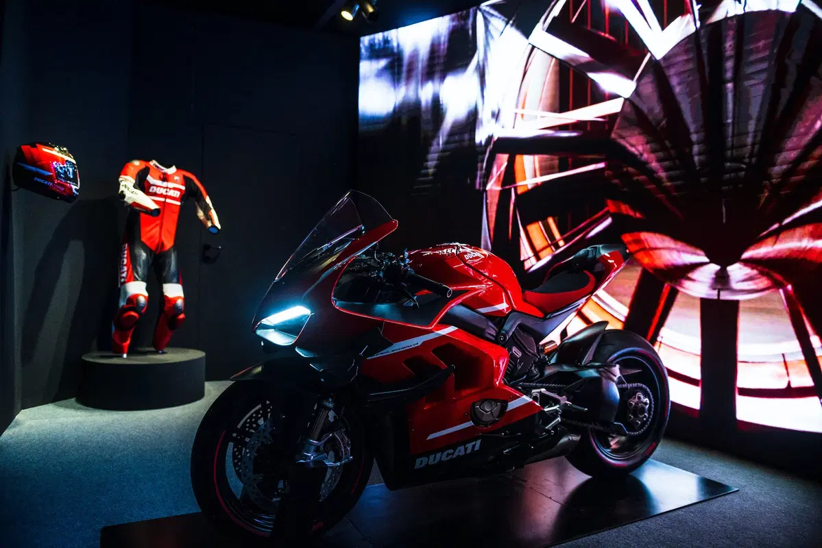 Ducati Superleggera V4. 234 cv, 152 kg e aerodinamica da GP (38)