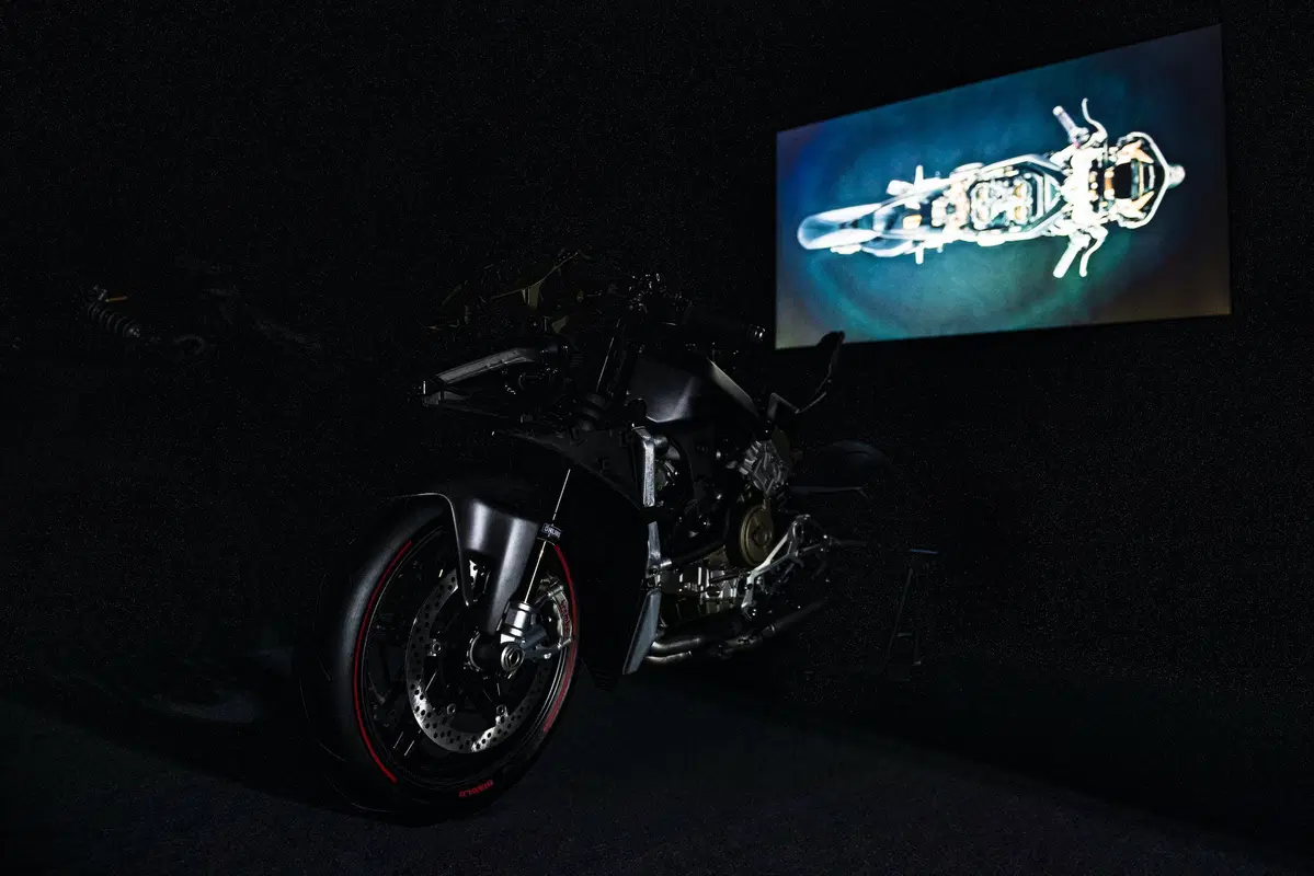 Ducati Superleggera V4. 234 cv, 152 kg e aerodinamica da GP (39)