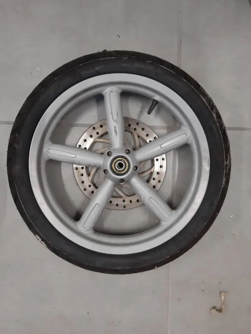 Cerchio ruota anteriore Aprilia Scarabeo (2)