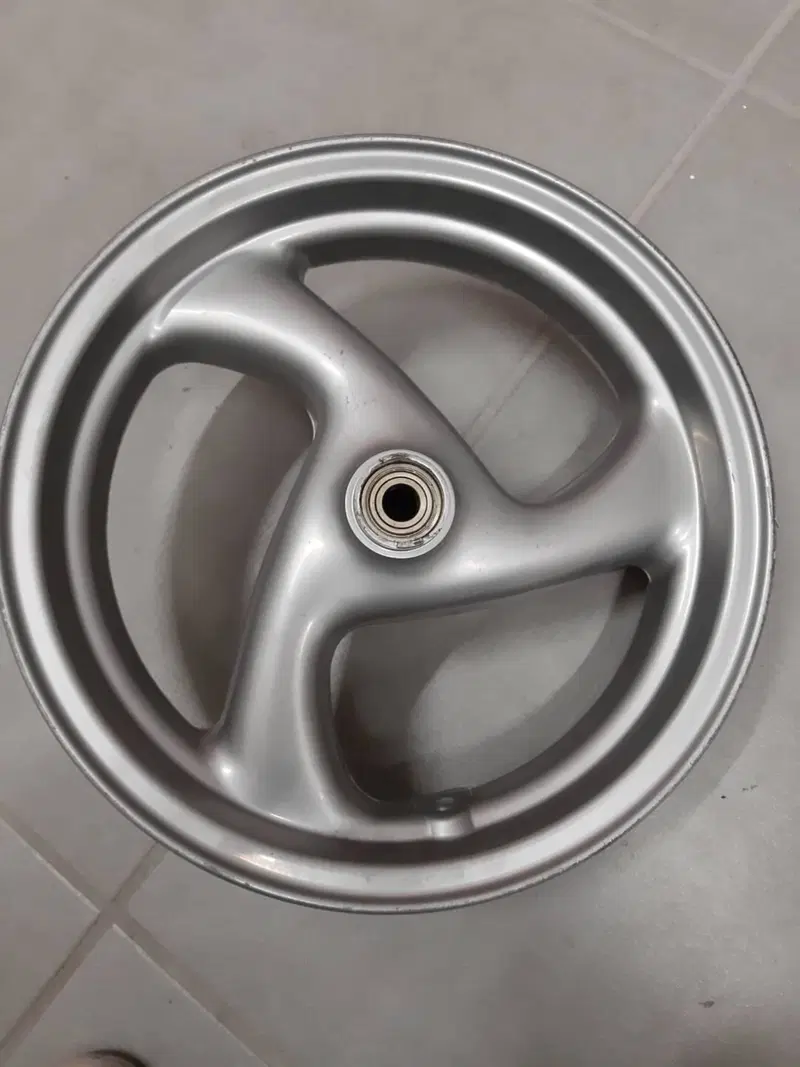 Cerchio anteriore Peugeot