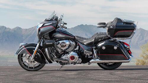 Indian Roadmaster Elite. Oltre 30 ore per la verniciatura a mano