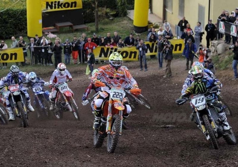 Mondiale Motocross al via. Tutti a caccia di Cairoli