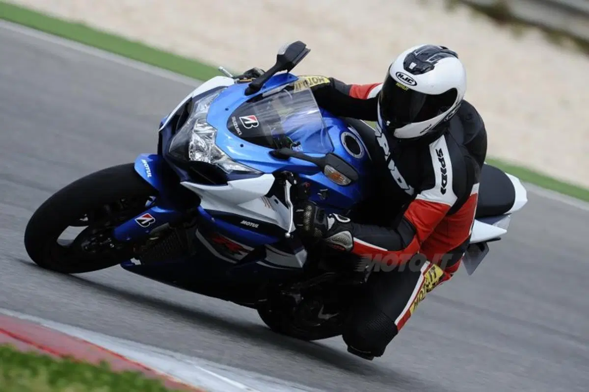 Jeremy McWilliams prova con noi i Bridgestone Battlax Hypersport S20 (7)