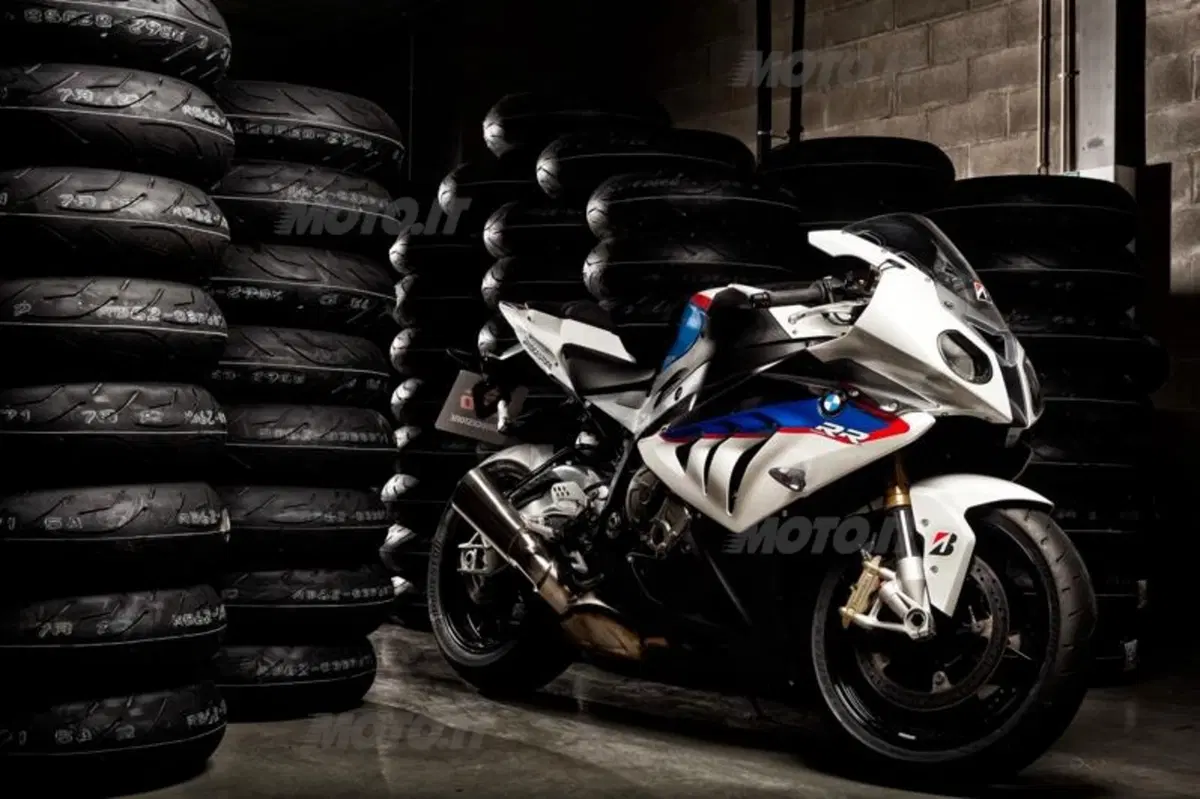 Jeremy McWilliams prova con noi i Bridgestone Battlax Hypersport S20 (13)