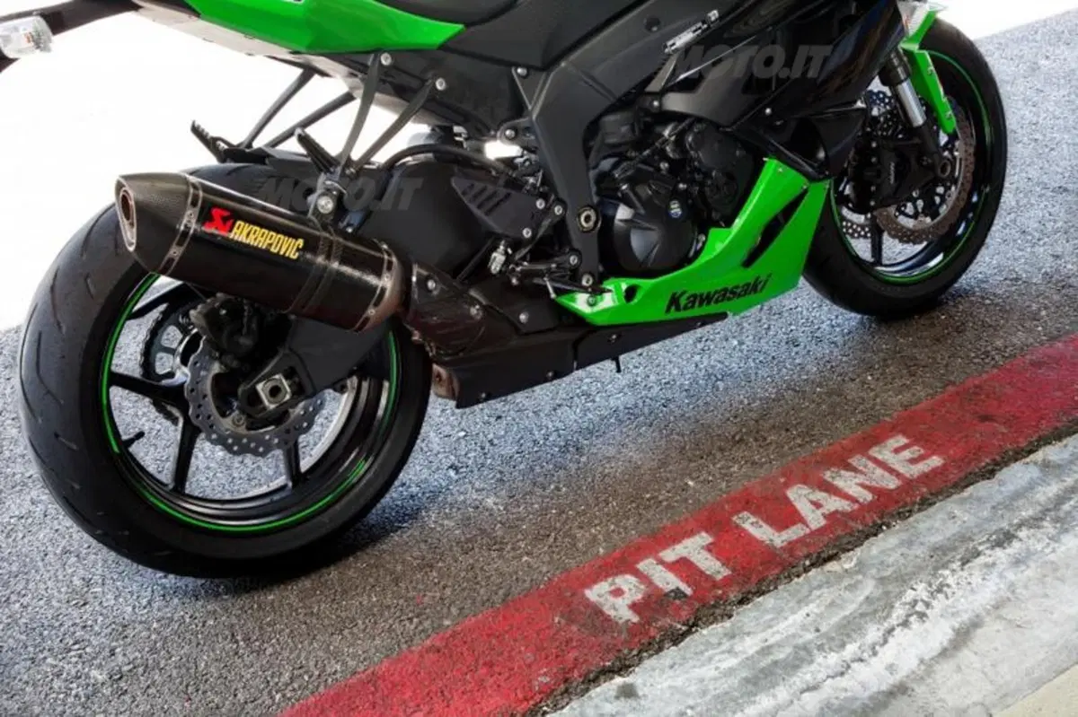 Jeremy McWilliams prova con noi i Bridgestone Battlax Hypersport S20 (17)