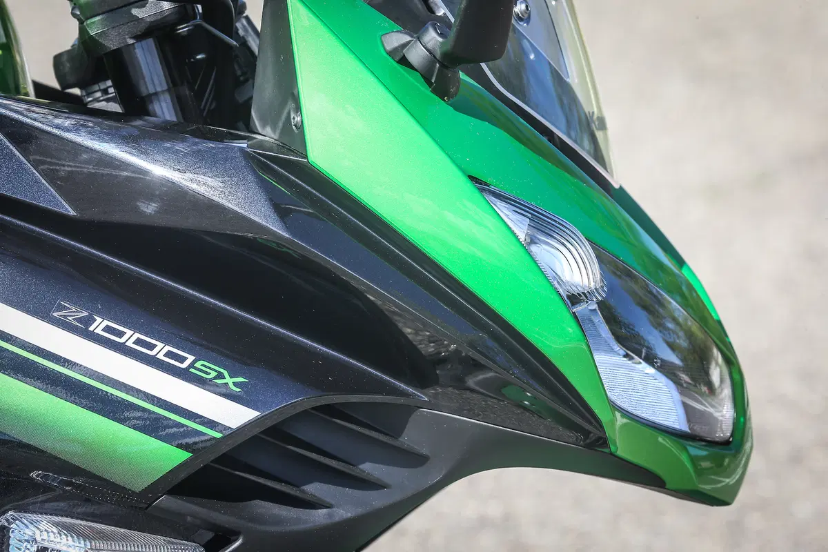 Kawasaki Z1000SX vs. Suzuki GSX-S1000 F