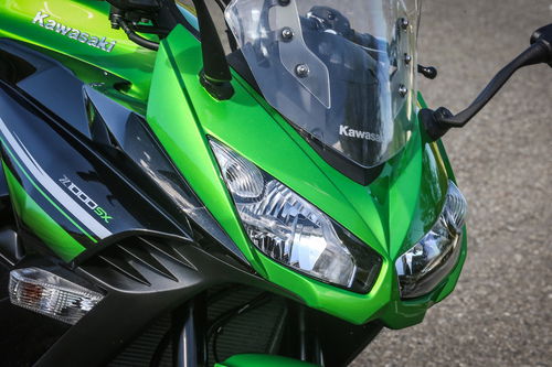 Il cupolino con doppio gruppo ottico della Kawasaki Z1000SX