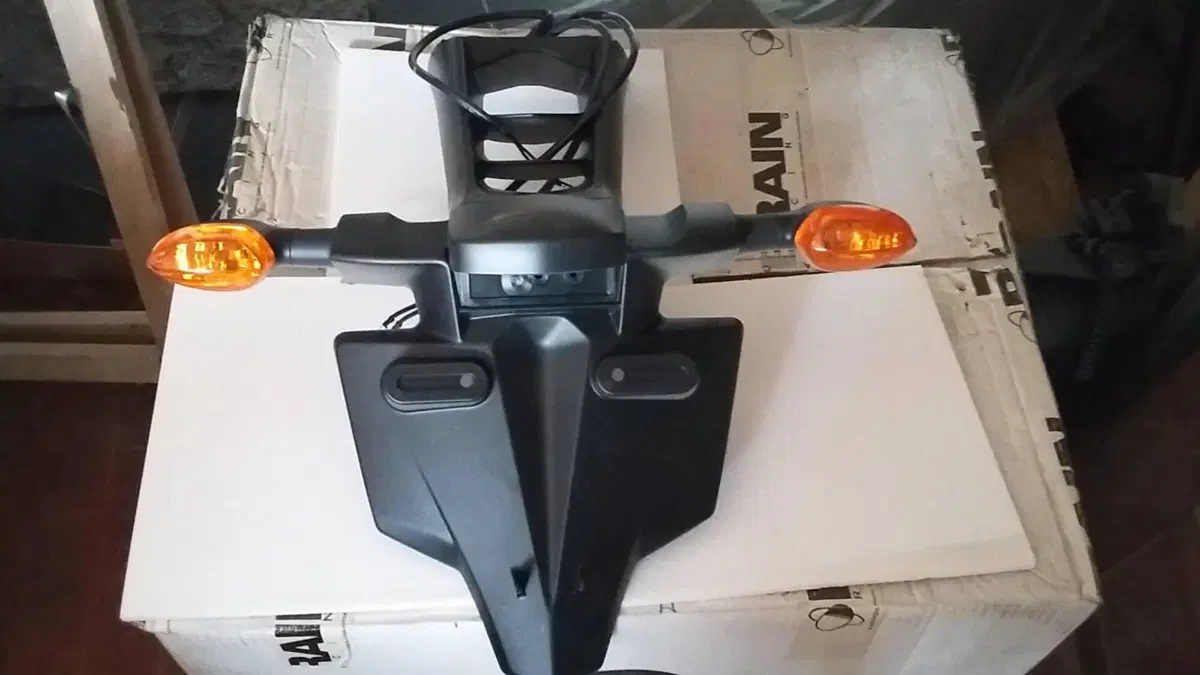 PORTATARGA ORIGINALE YAMAHA FZ8/FAZER8