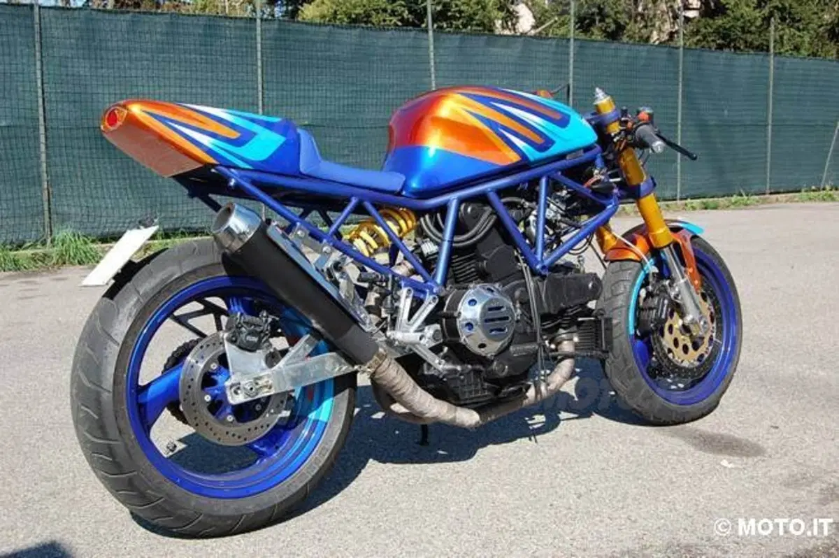 Le Strane di Moto.it. Ducati 900 SS  (2)