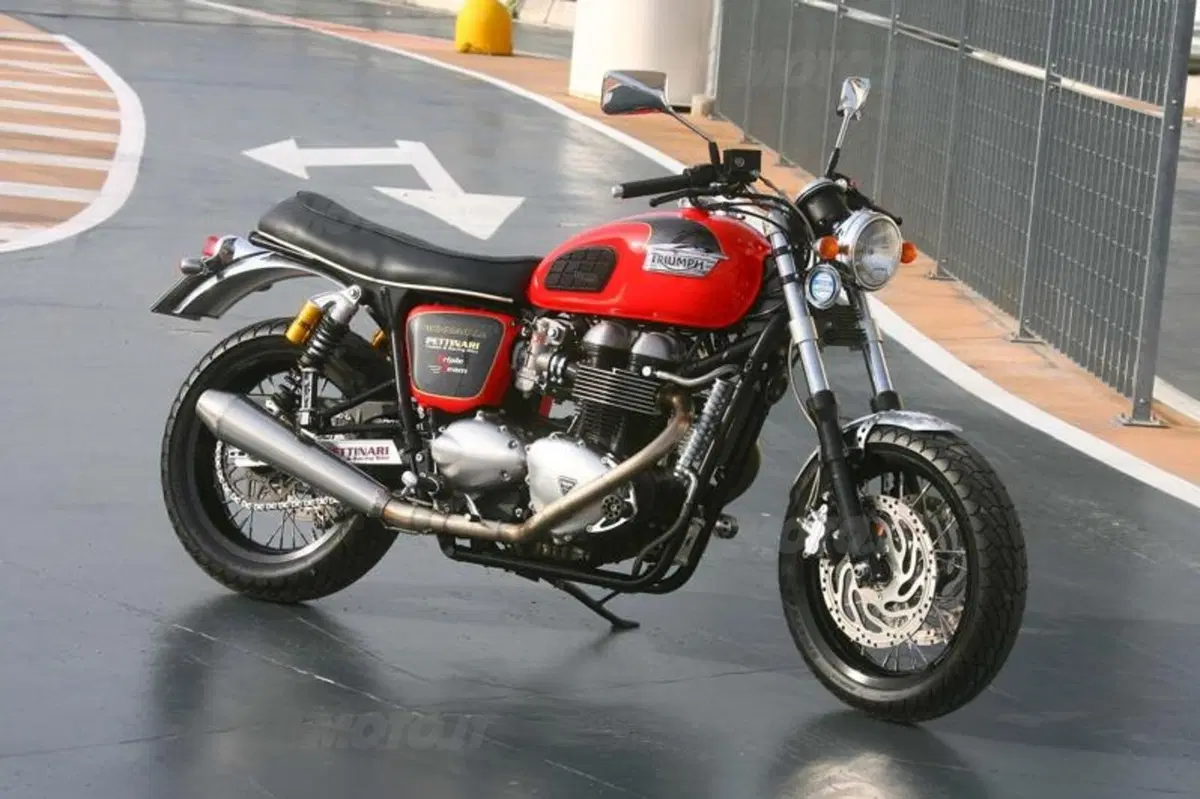 Triumph Bonnie Lighteen by Pettinari