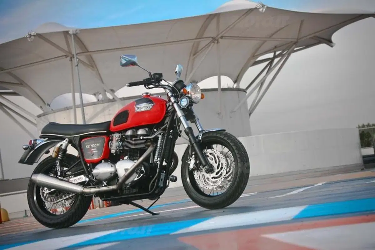 Triumph Bonnie Lighteen by Pettinari (4)