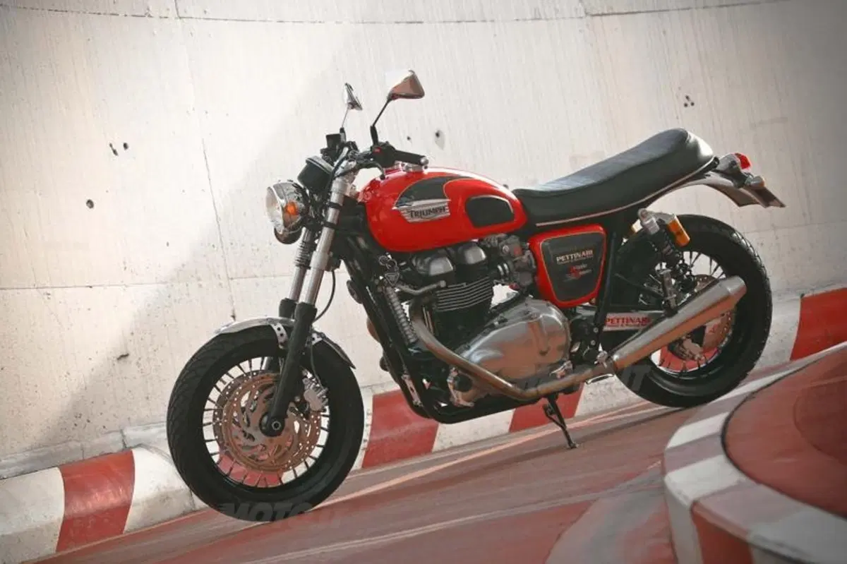 Triumph Bonnie Lighteen by Pettinari (6)