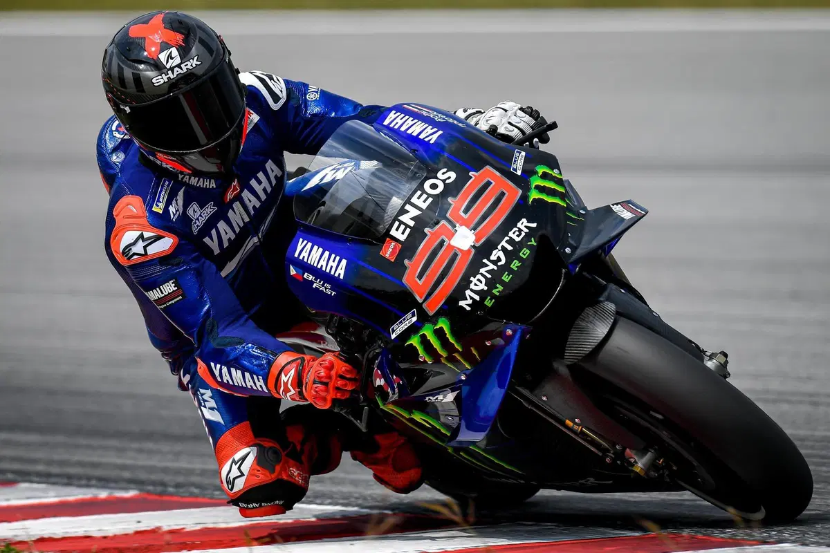 Lorenzo test Sepang (2)
