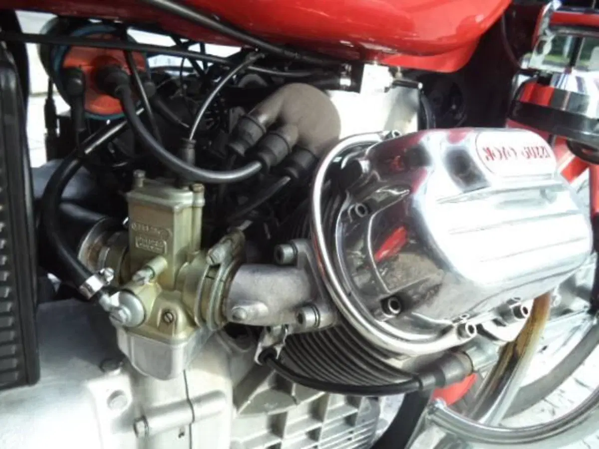 Moto Guzzi V7 703 (18)