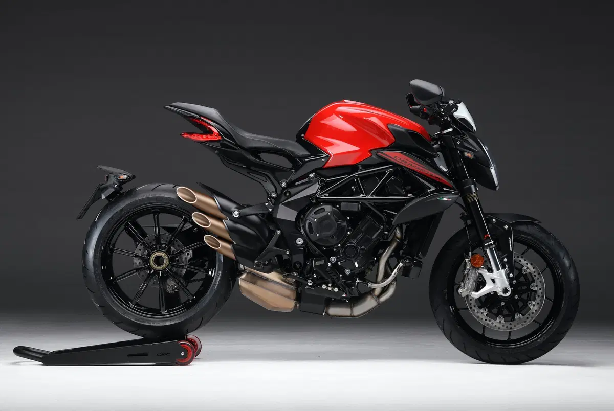 MV Agusta a EICMA 2019: Superveloce, serie Rosso e SCS su Dragster e Brutale (7)