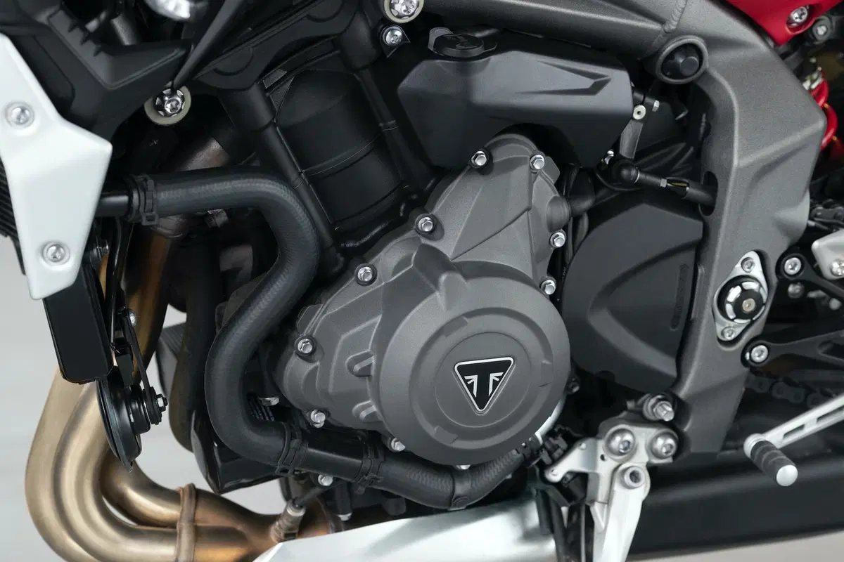 Triumph Street Triple R motore (3)