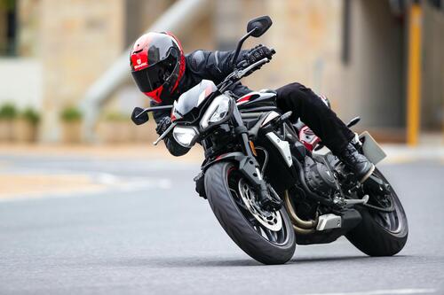 Nuova Triumph Street Triple R: ecco foto, dati e prezzo! (2)