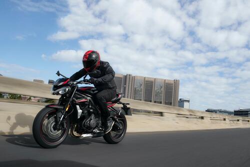 Nuova Triumph Street Triple R: ecco foto, dati e prezzo! (3)