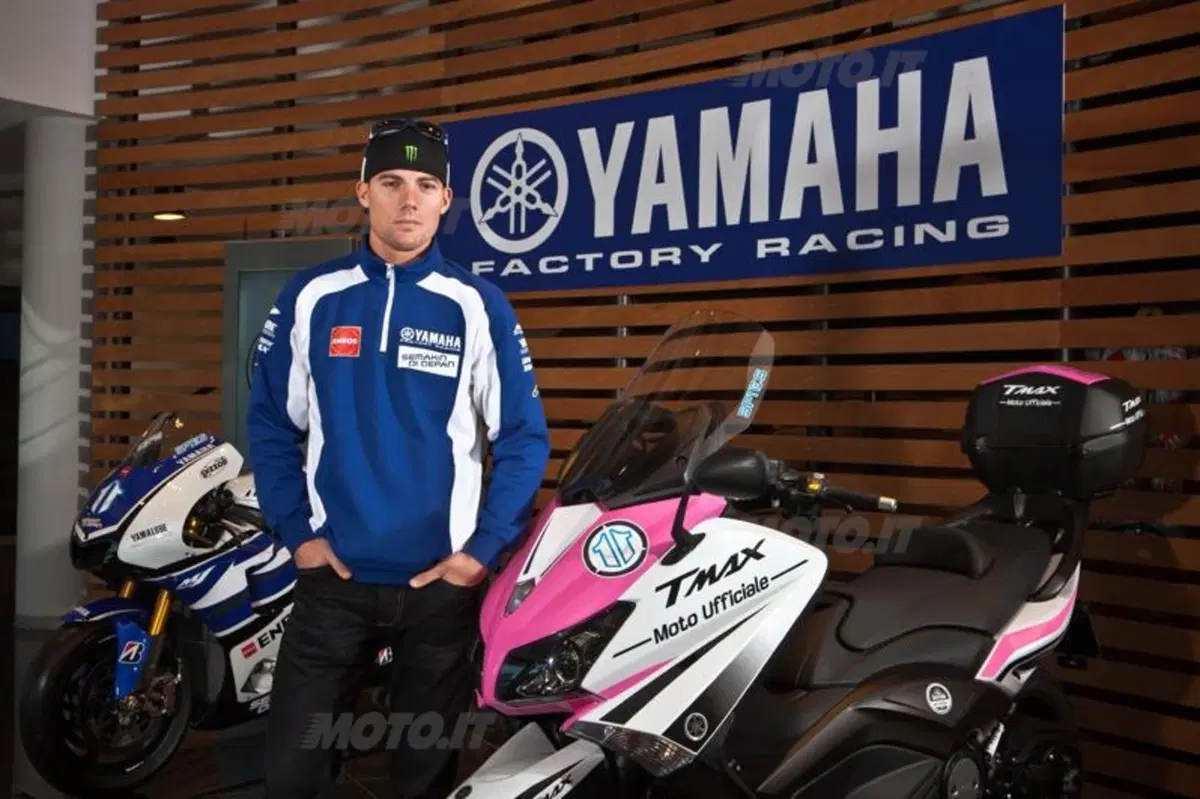 Yamaha TMAX 530 edizione speciale. Sarà il mezzo ufficiale del Giro d'Italia (2)