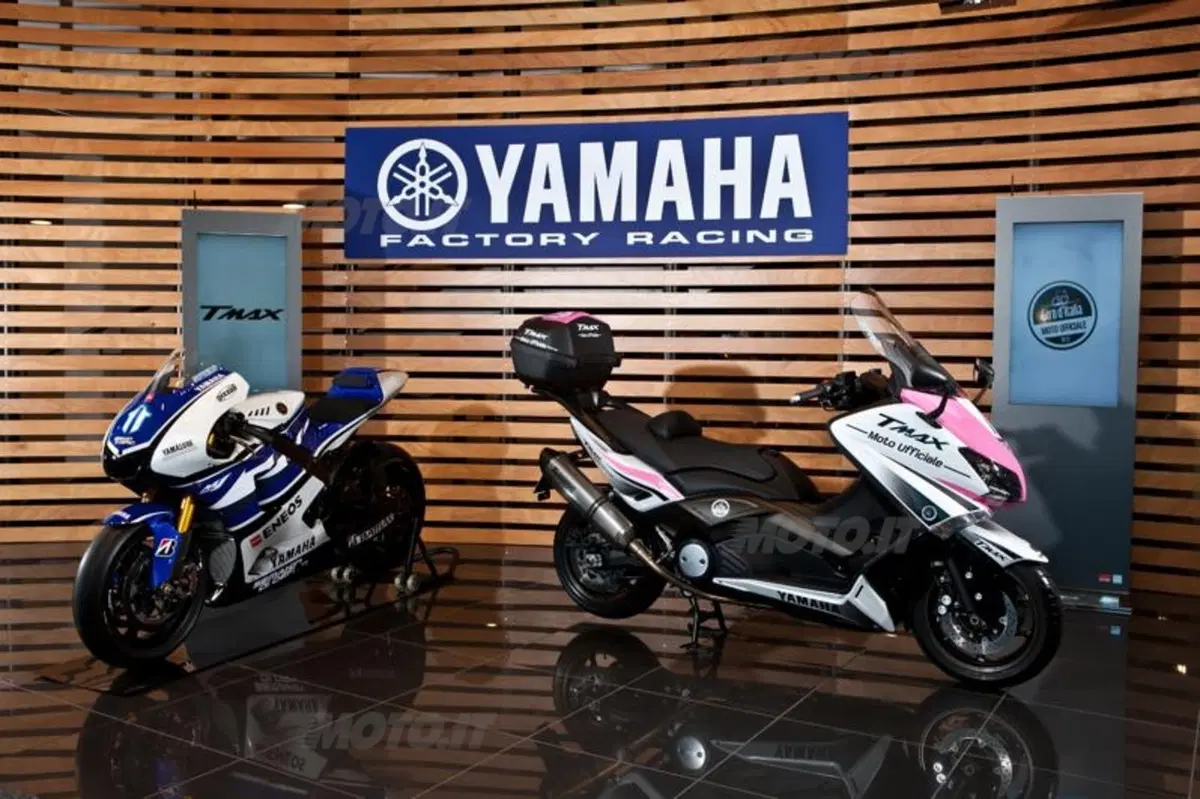 Yamaha TMAX 530 edizione speciale. Sarà il mezzo ufficiale del Giro d'Italia (6)