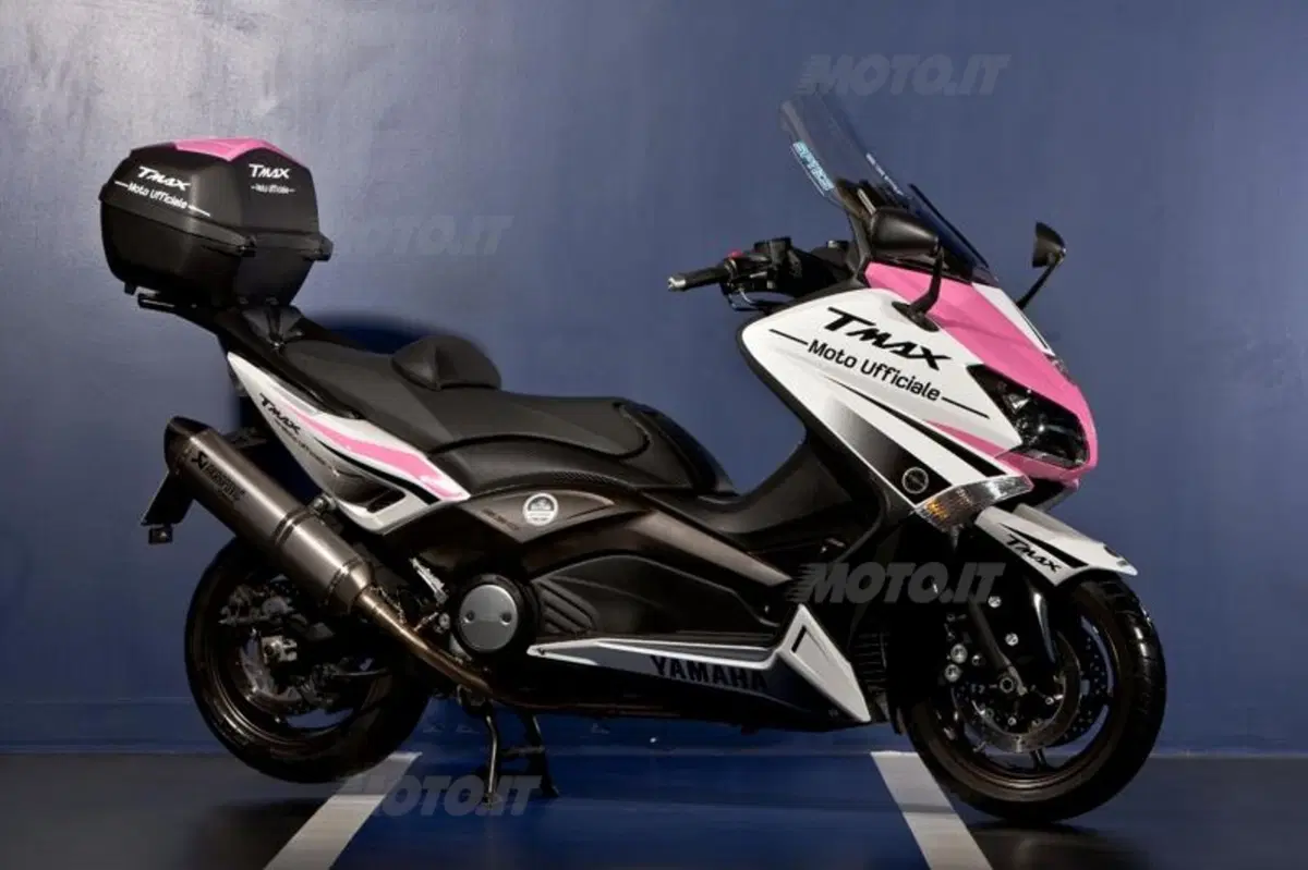 Yamaha TMAX 530 edizione speciale. Sarà il mezzo ufficiale del Giro d'Italia (7)