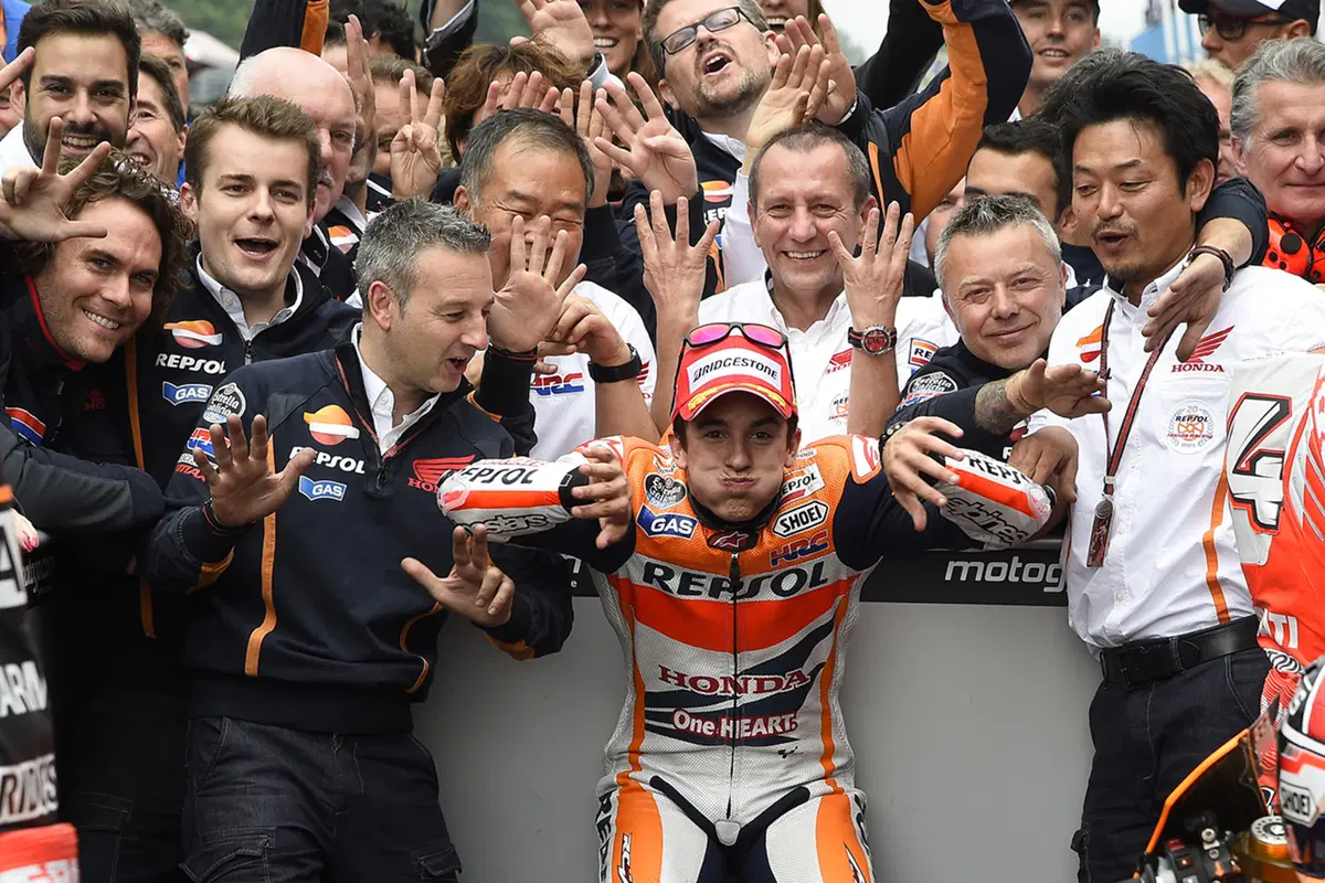 Marc Marquez, il titolo mondiale per immagini (24)