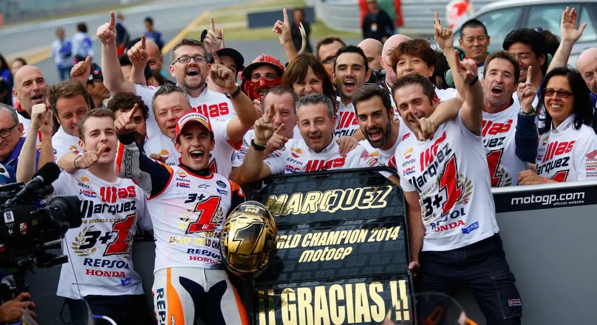 Marc Marquez, il titolo mondiale per immagini (44)