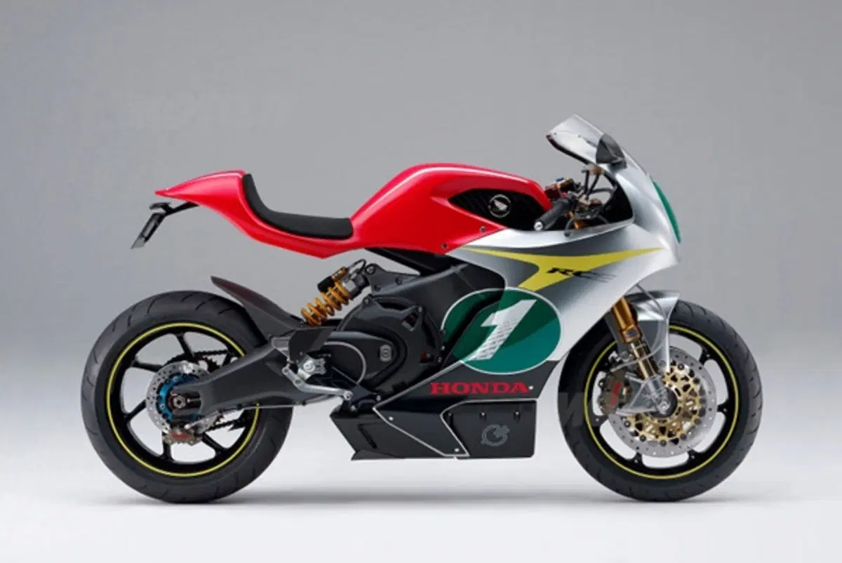 John McGuinness “cavaliere elettrico” (5)