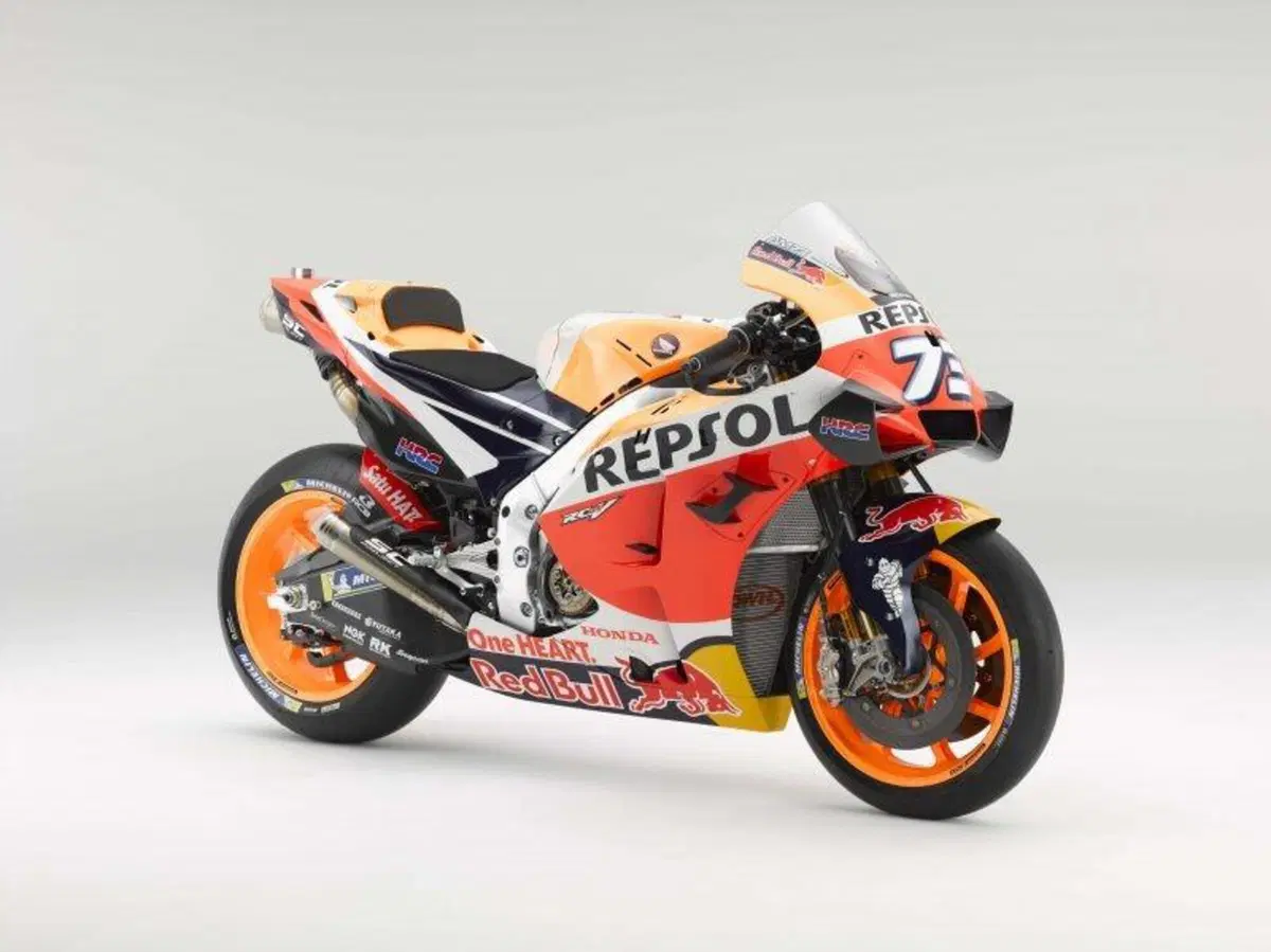 MotoGP. Le Honda RC213V dei fratelli Márquez si mostrano (11)