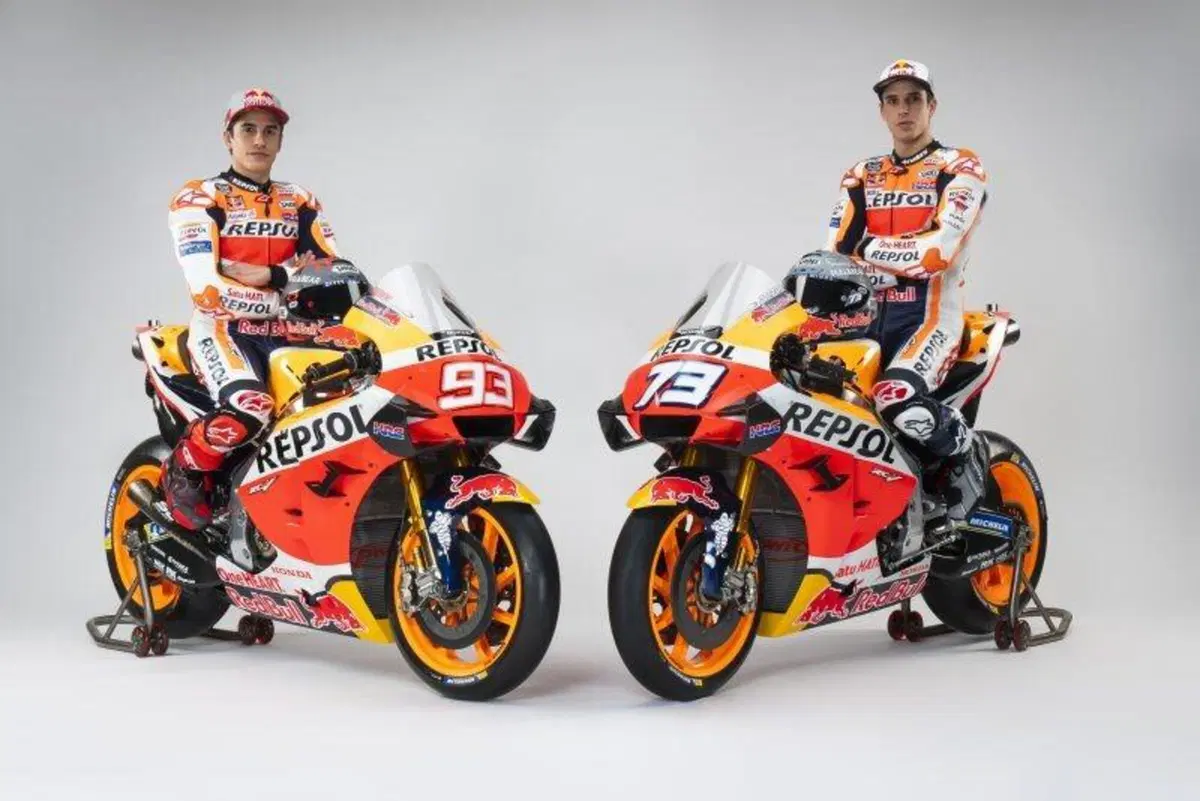 MotoGP. Le Honda RC213V dei fratelli Márquez si mostrano (30)
