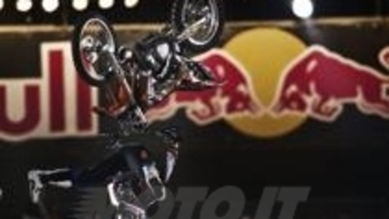 Red Bull X-Fighters 2012: a Dubai Levi Sherwood vince la gara di apertura