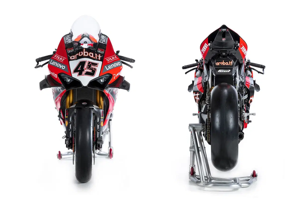 SBK 2020. Presentato a Imola il team Aruba.it Racing Ducati (5)
